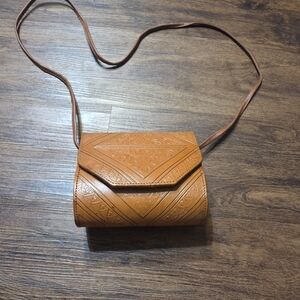 Vinrage Moroccan Magic Brown Tooled Crossbody Bag.